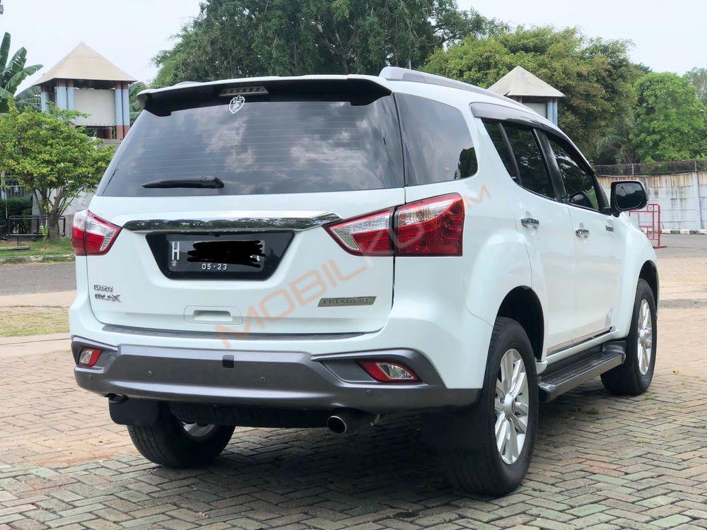 Mobil Isuzu MU-X 2014