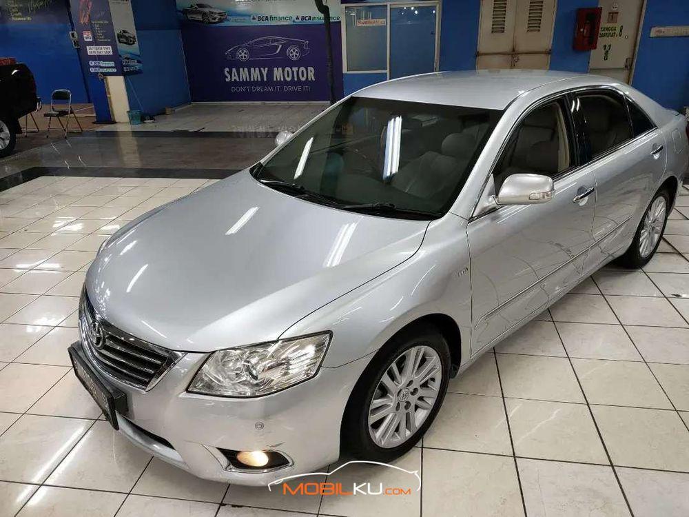 Mobil Toyota Camry 2011