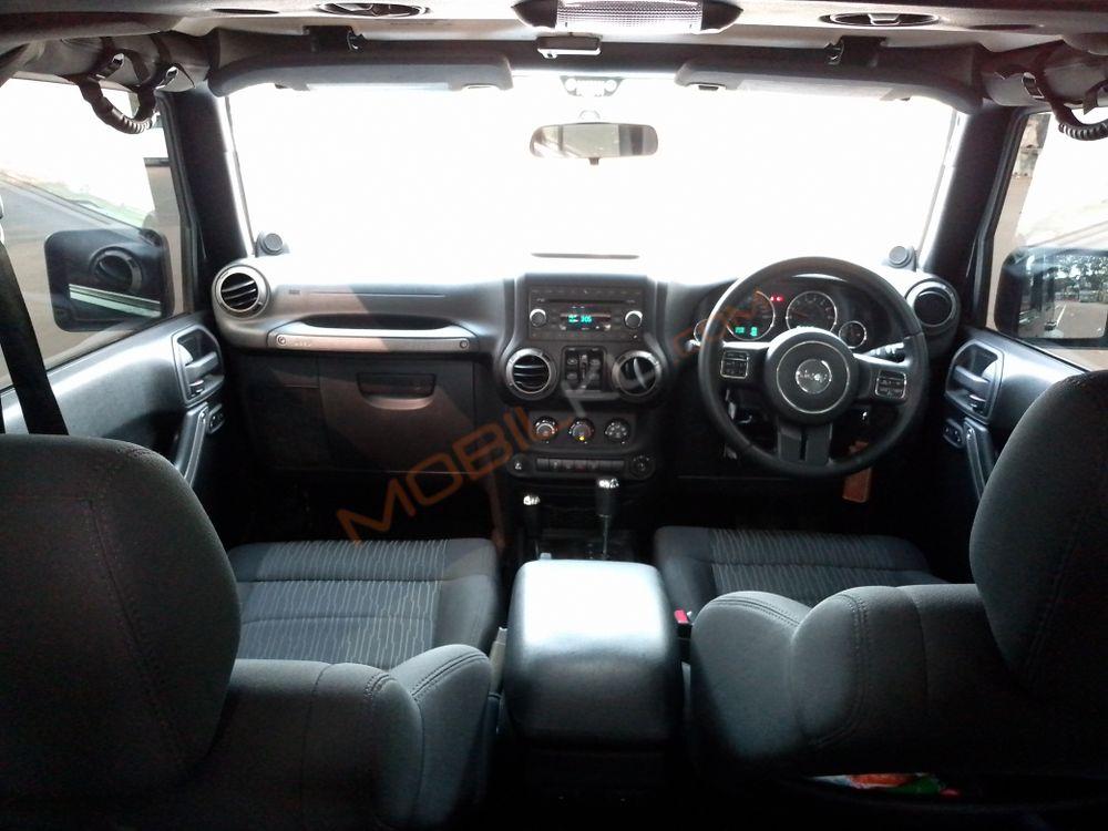 Mobil Jeep Wrangler 2011