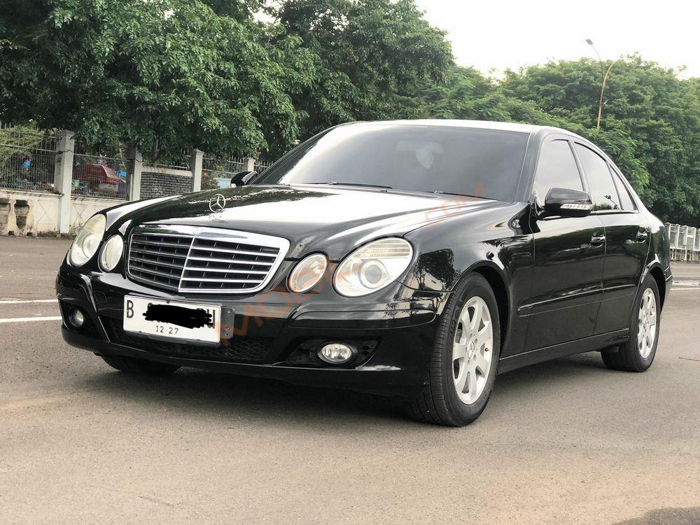 Mobil Mercedes-Benz E-Class 2007