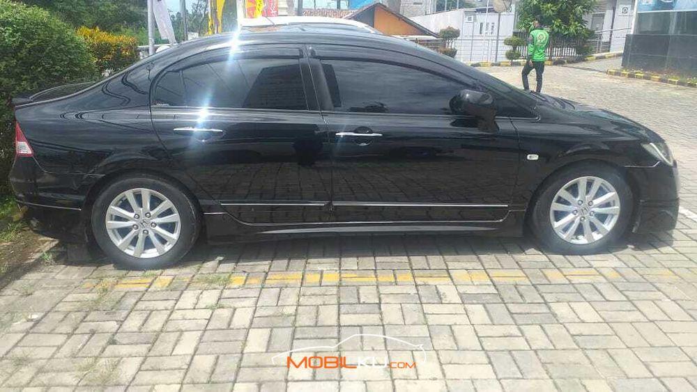 Mobil Honda Civic Sedan 2008