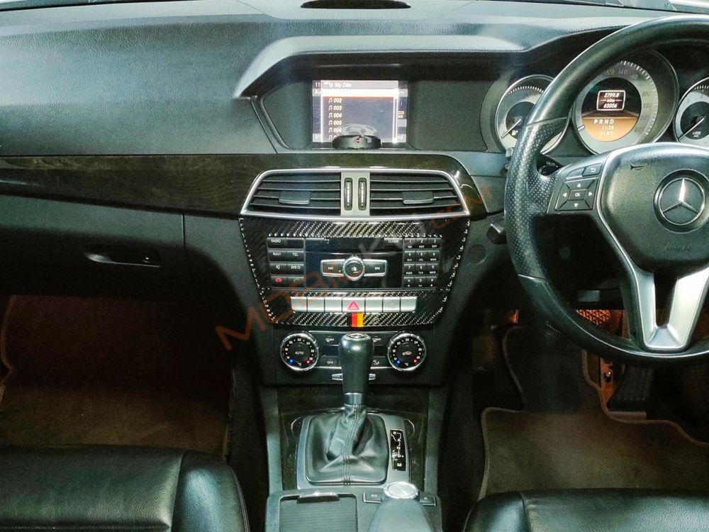 Mobil Mercedes-Benz C-Class 2011