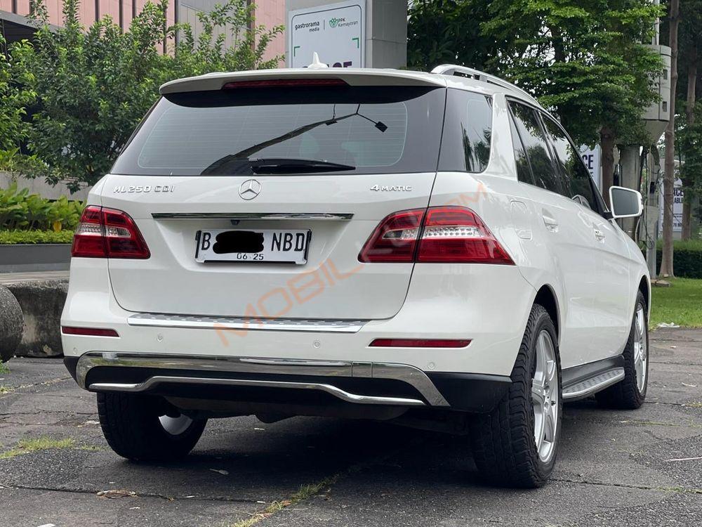 Mobil Mercedes-Benz ML 2015
