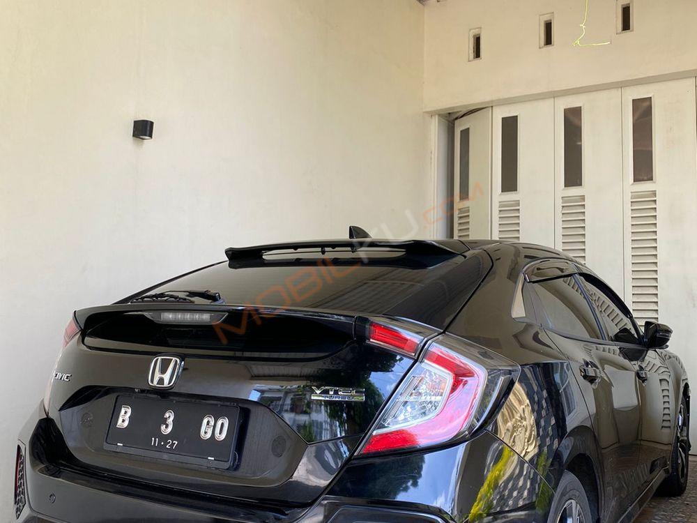 Mobil Honda Civic Hatchback 2017