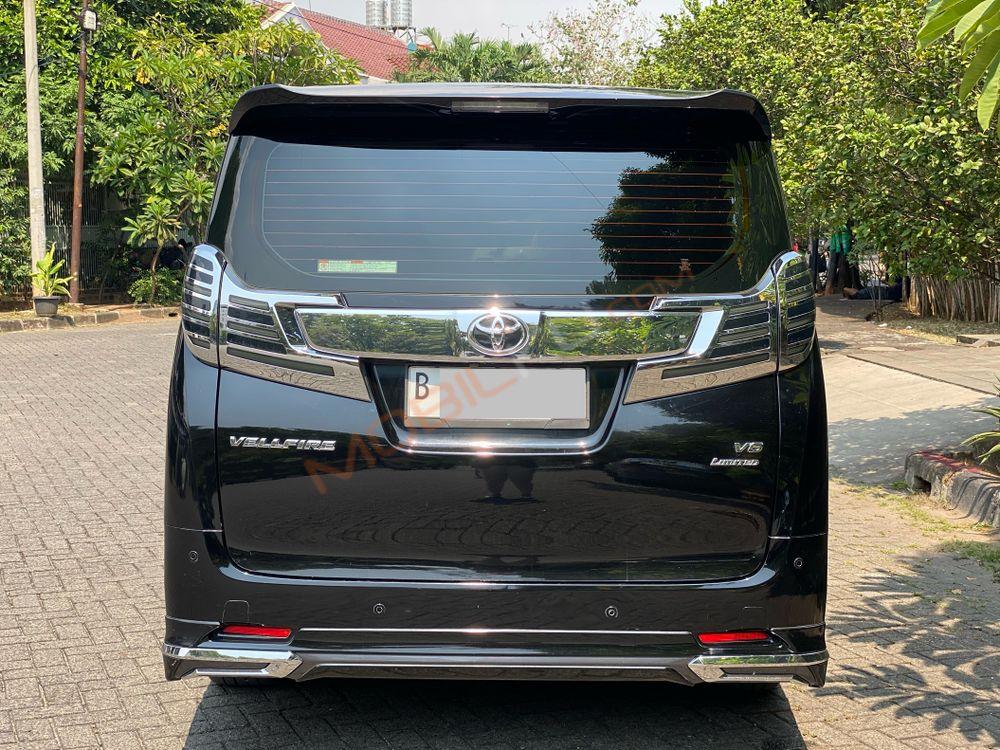 Mobil Toyota Vellfire 2016