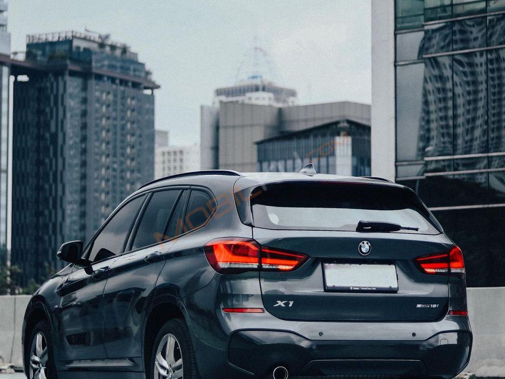 Mobil BMW X1 2022
