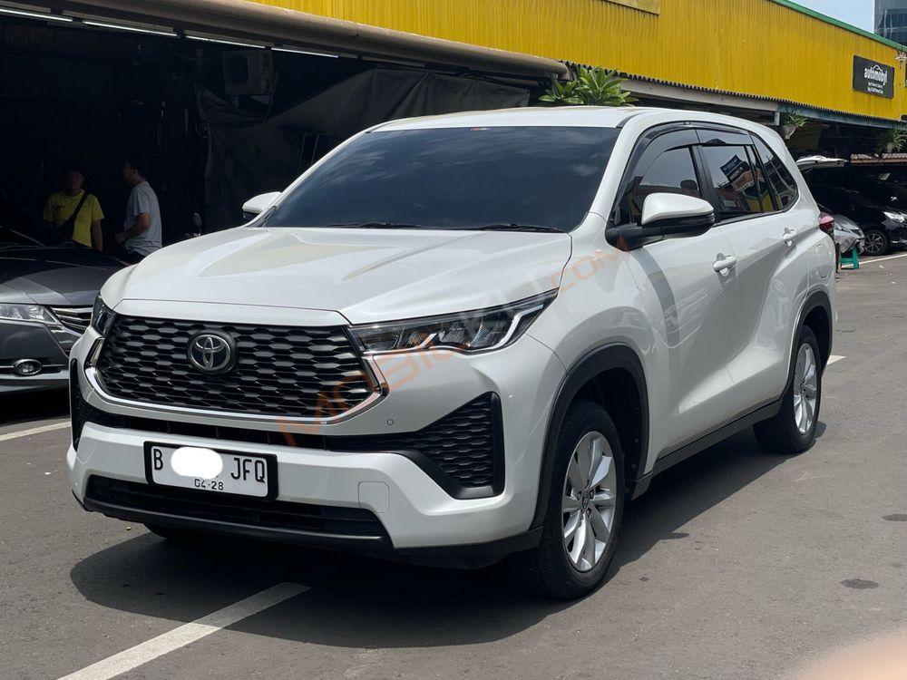 Mobil Toyota Kijang Innova Zenix 2023
