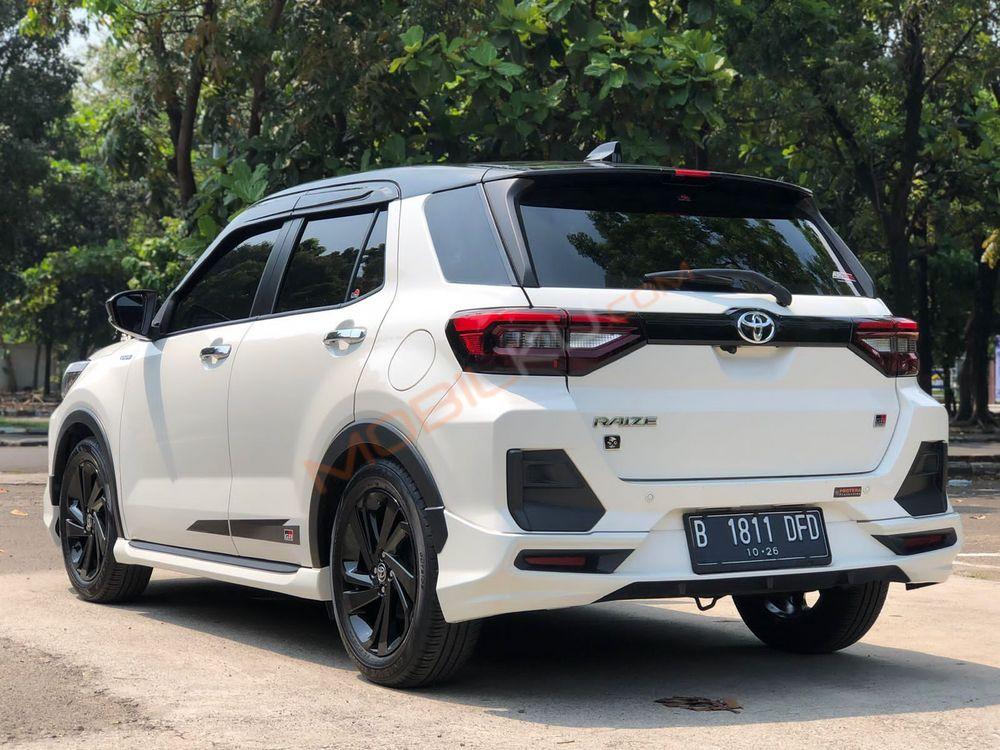 Mobil Toyota Raize 2021