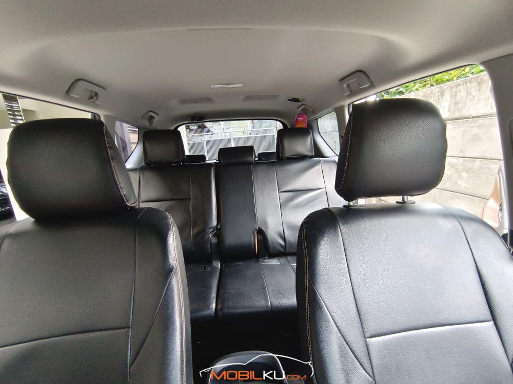 Mobil Toyota Kijang Innova 2019