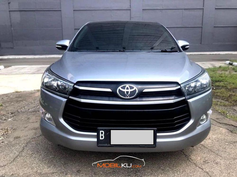 Mobil Toyota Kijang Innova 2016