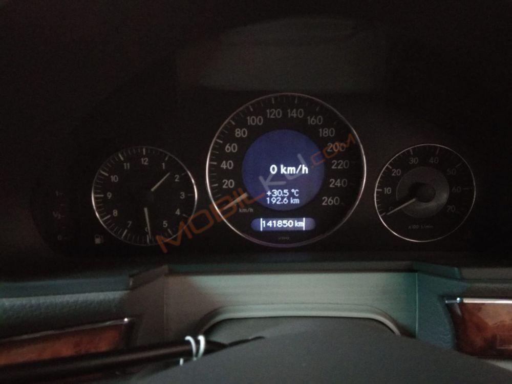 Mobil Mercedes-Benz E-Class 2007