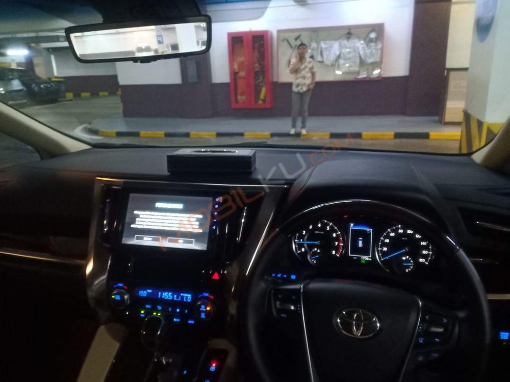 Mobil Toyota Alphard 2022