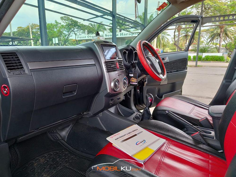 Mobil Toyota Rush 2015