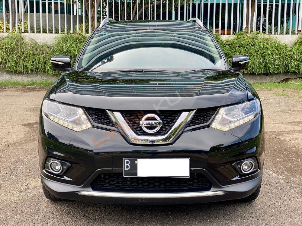 Mobil Nissan X-Trail 2015