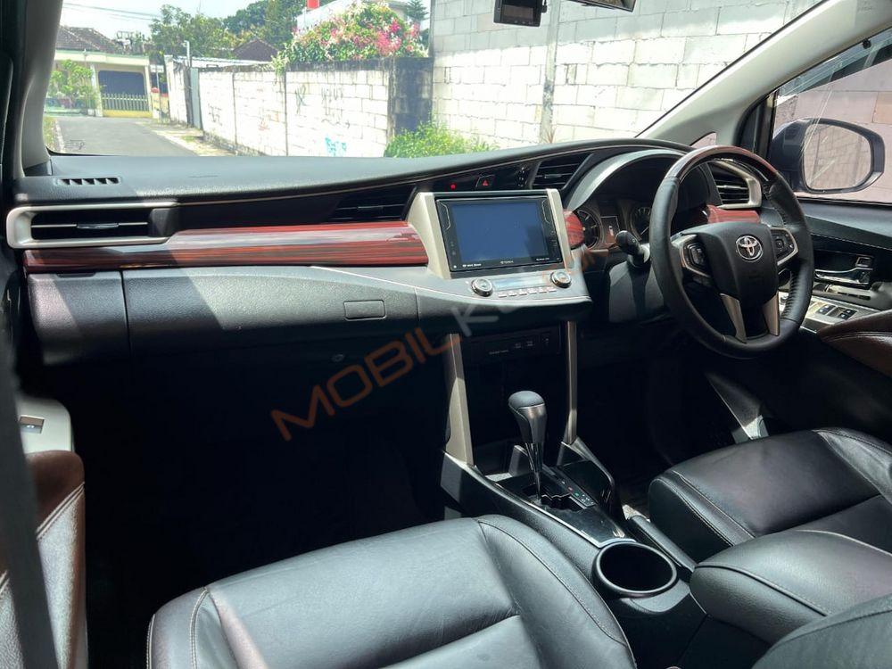 Mobil Toyota Kijang Innova 2018