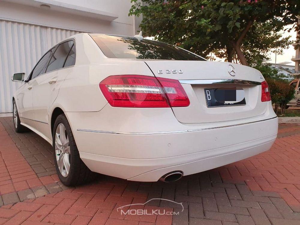 Mobil Mercedes-Benz E-Class 2012
