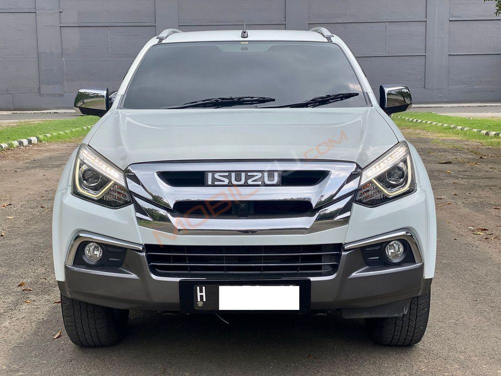 Mobil Isuzu MU-X 2017
