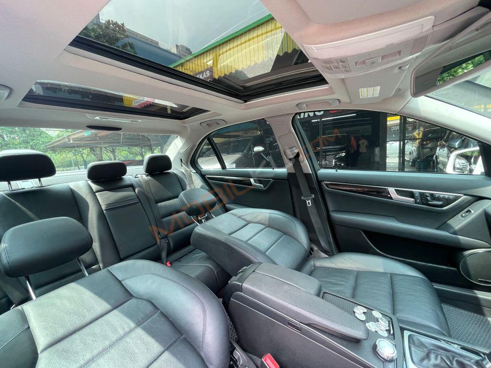 Mobil Mercedes-Benz C-Class 2013