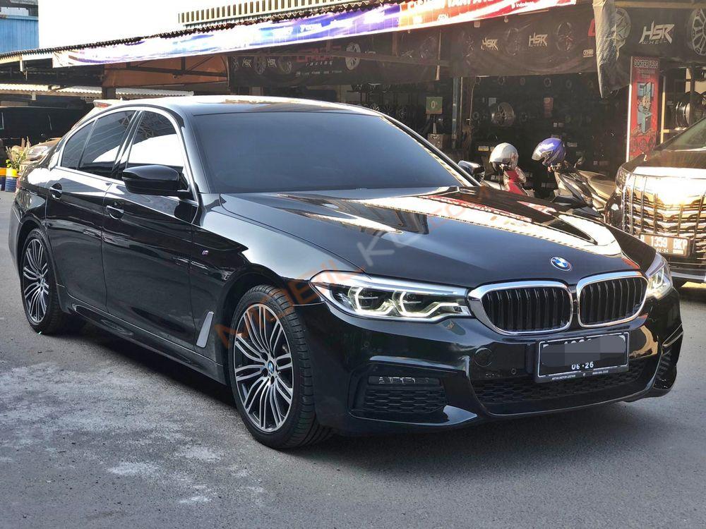 Mobil BMW 5 Series 2020
