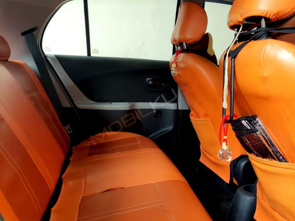 Mobil Toyota Yaris 2012