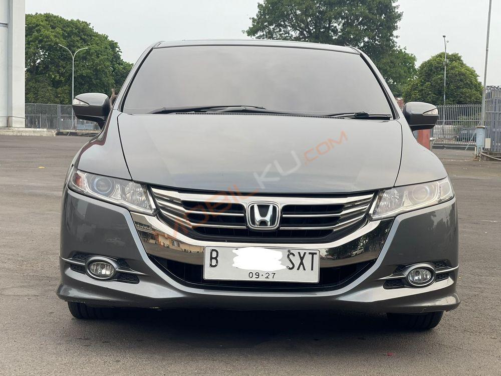 Mobil Honda Odyssey 2012