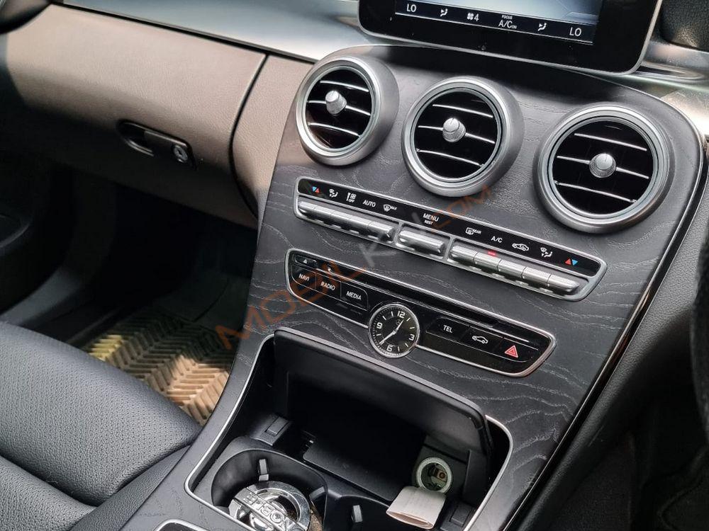Mobil Mercedes-Benz C-Class 2015