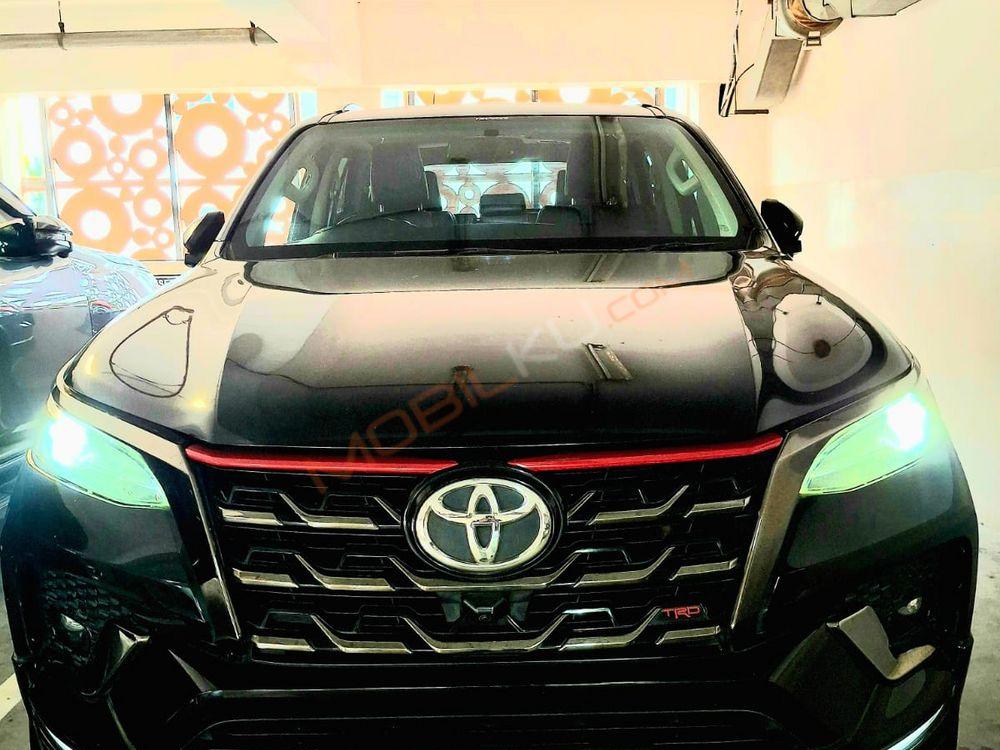 Mobil Toyota Fortuner 2021