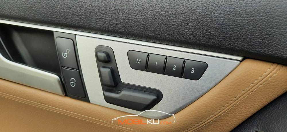 Mobil Mercedes-Benz C-Class 2013