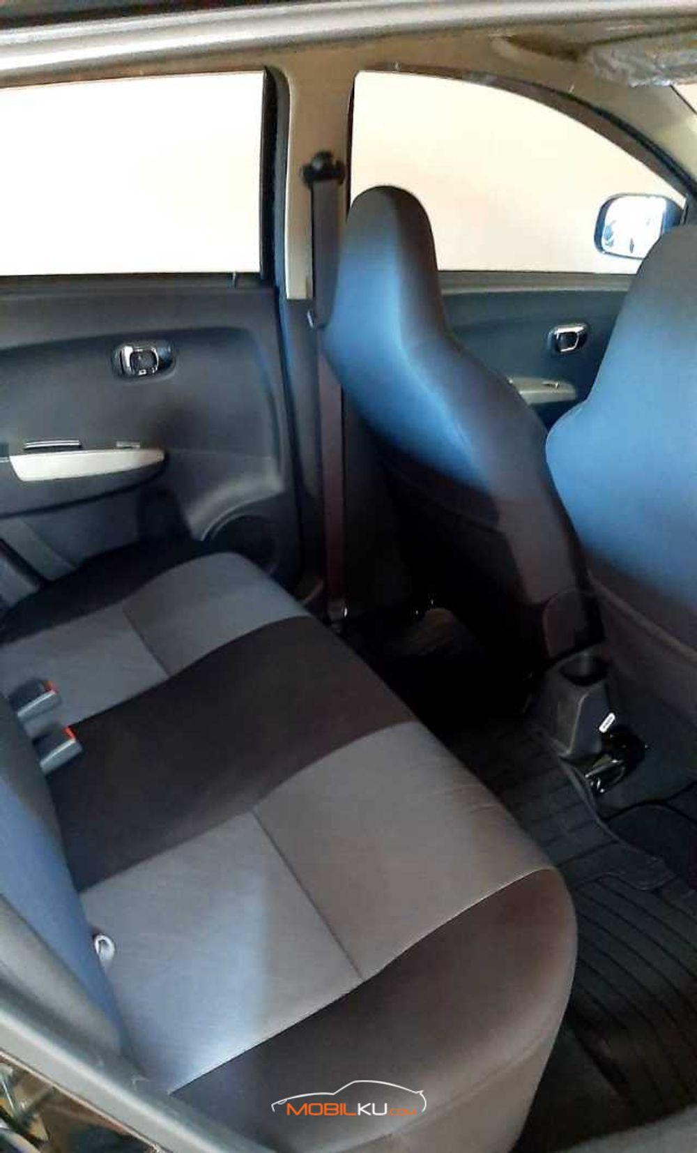 Mobil Daihatsu Ayla 2016