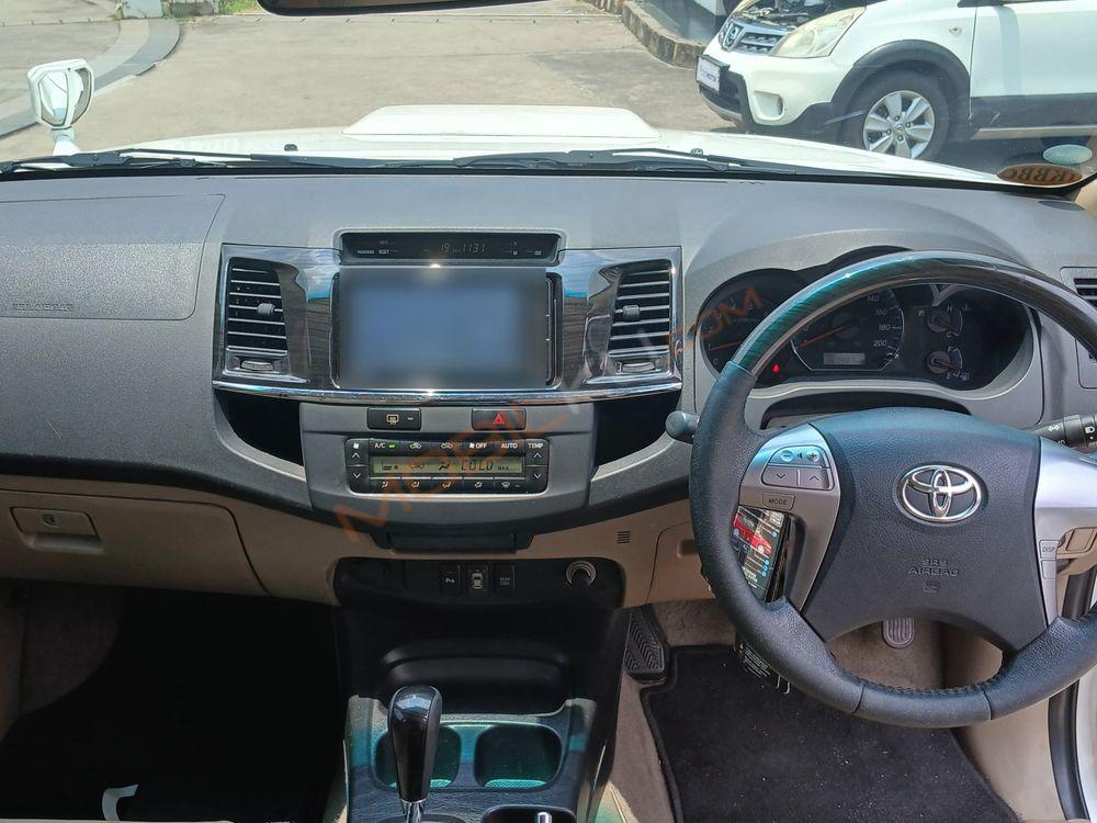 Mobil Toyota Fortuner 2015