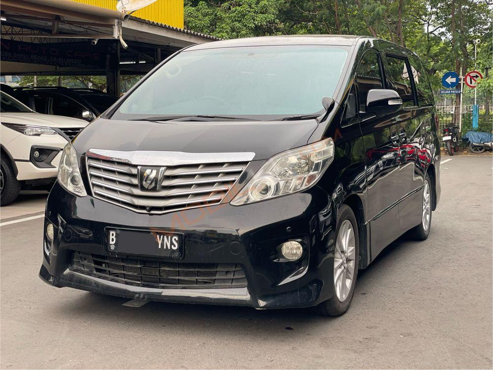 Mobil Toyota Alphard 2009