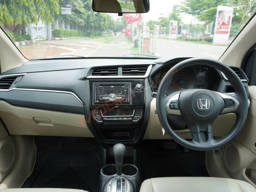Mobil Honda Brio 2018