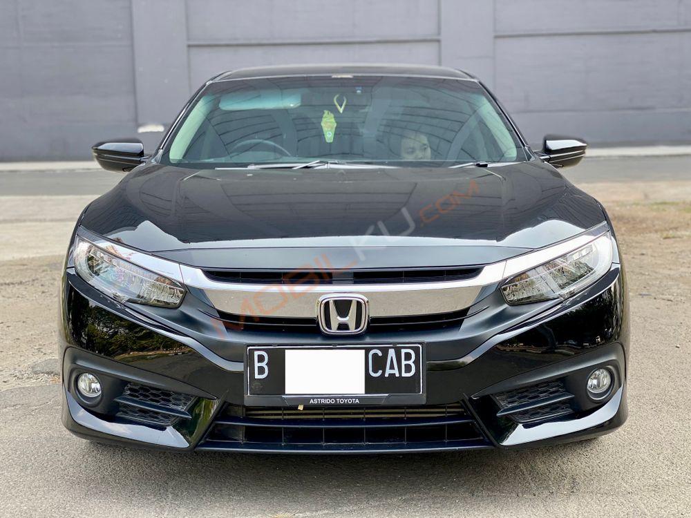 Mobil Honda Civic Hatchback 2017