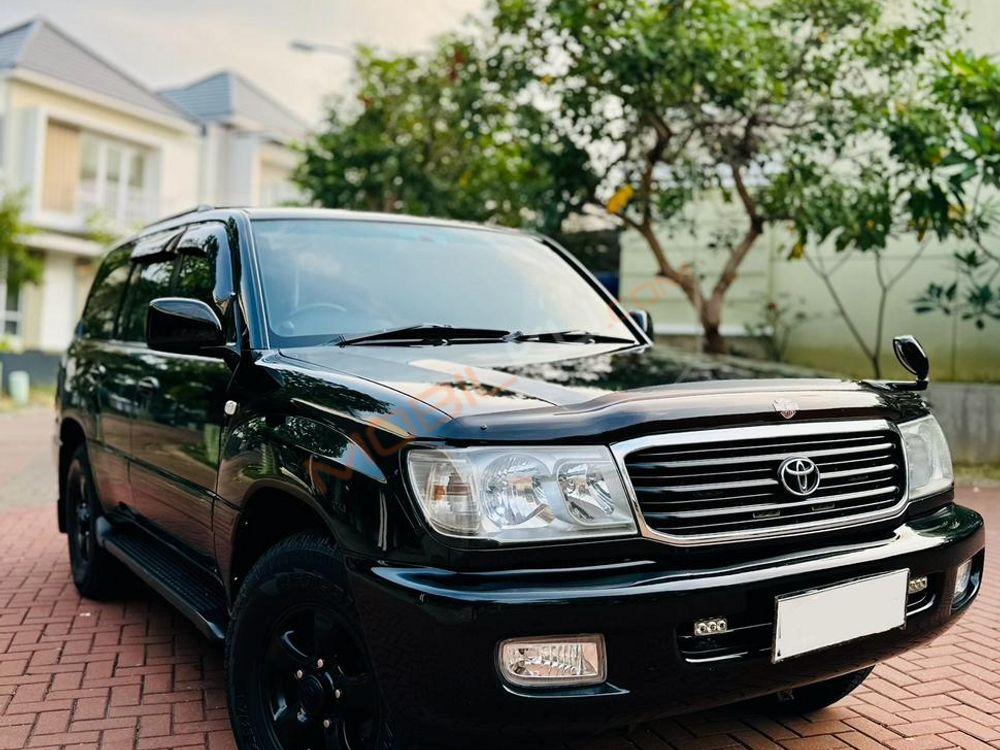 Mobil Toyota Land Cruiser 2002