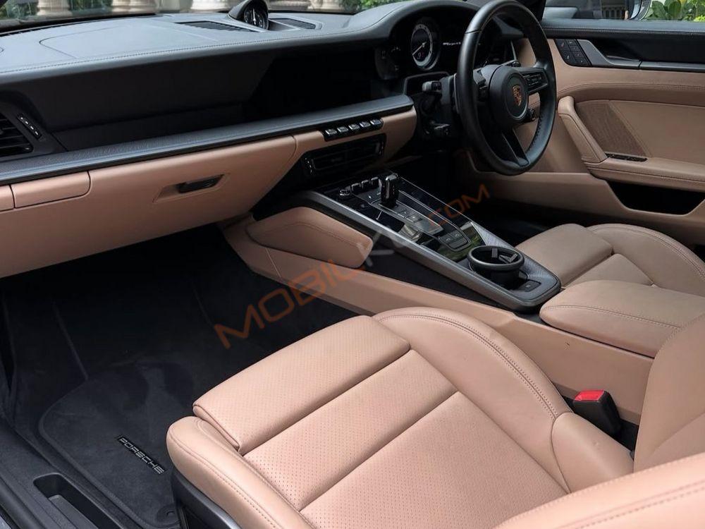 Mobil Porsche 911 2022
