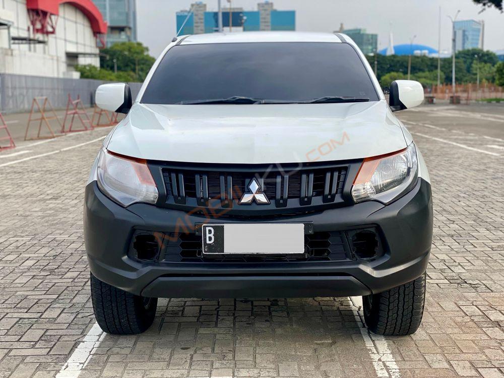Mobil Mitsubishi Triton 2017