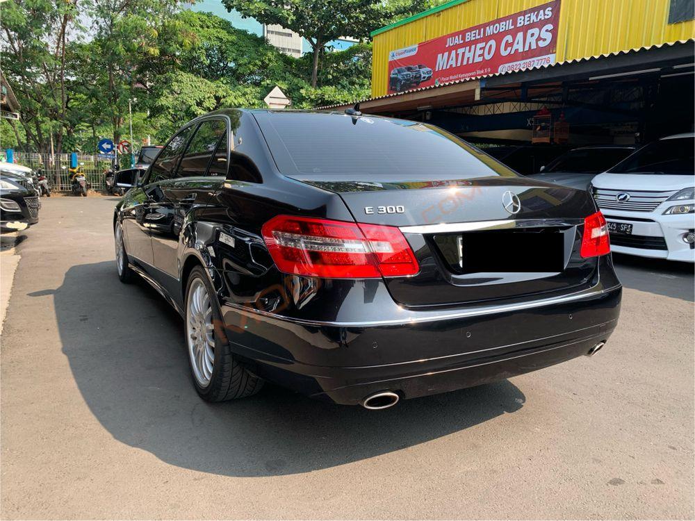 Mobil Mercedes-Benz E-Class 2011