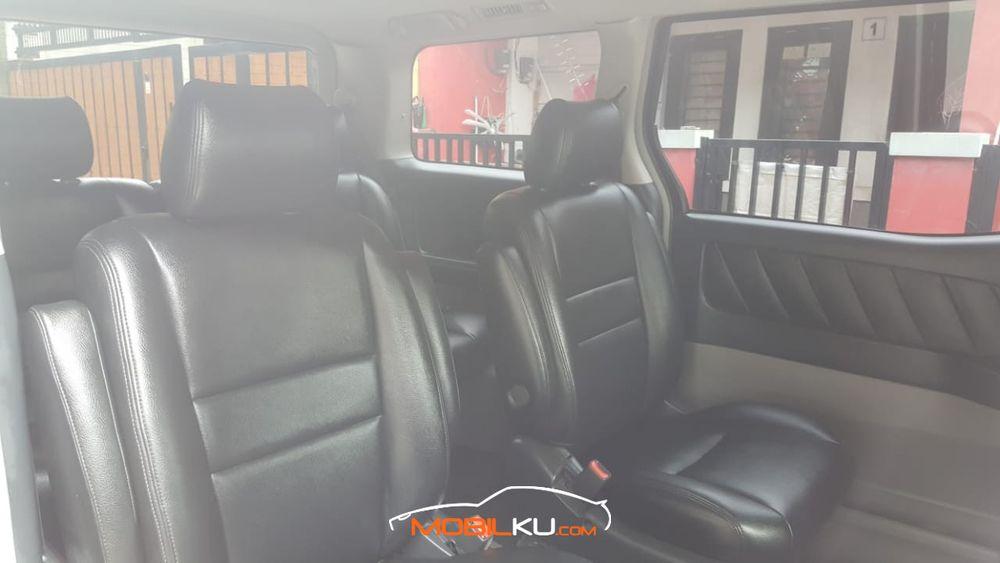 Mobil Toyota Alphard 2006