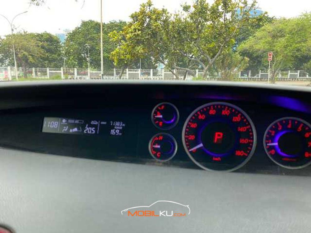 Mobil Mazda Biante 2016