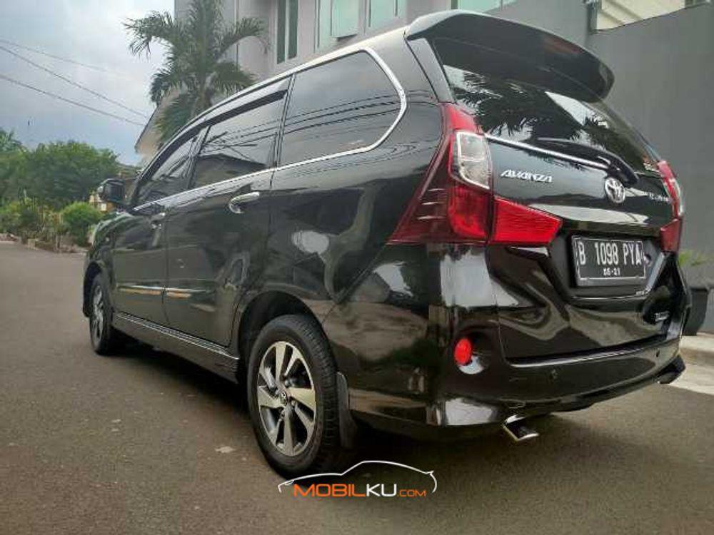 Mobil Toyota Avanza 2016