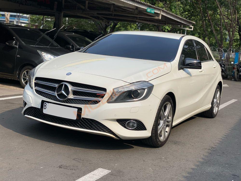 Mobil Mercedes-Benz A-Class 2013