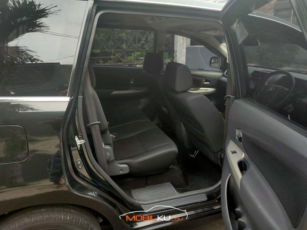 Mobil Toyota Avanza 2016