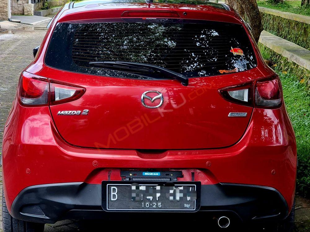 Mobil Mazda 2 Hatchback 2015