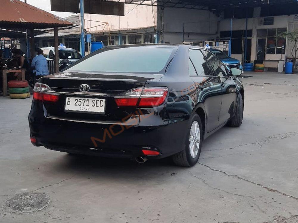 Mobil Toyota Camry 2018