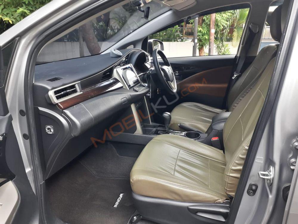 Mobil Toyota Kijang Innova 2019