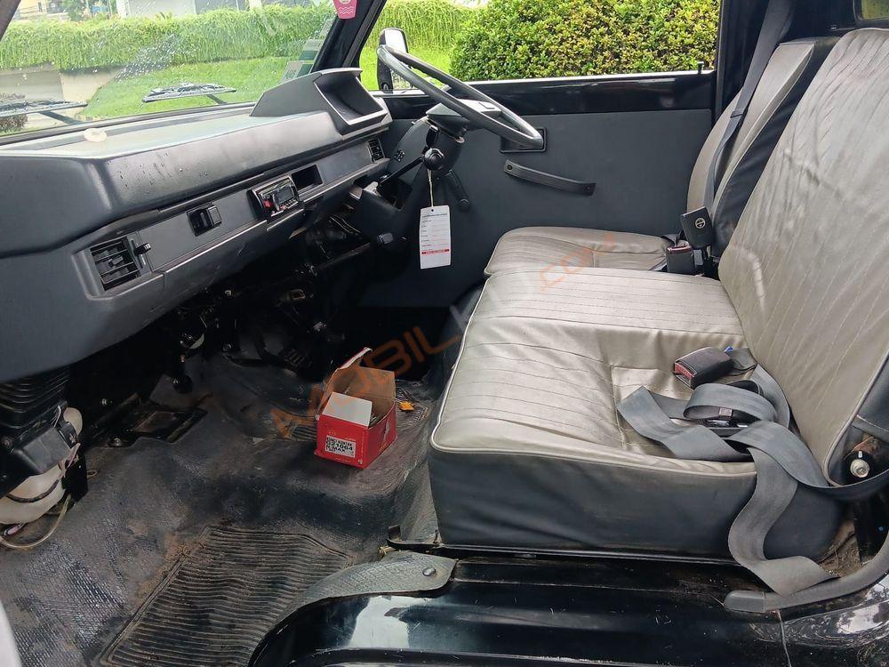 Mobil Mitsubishi L300 2022