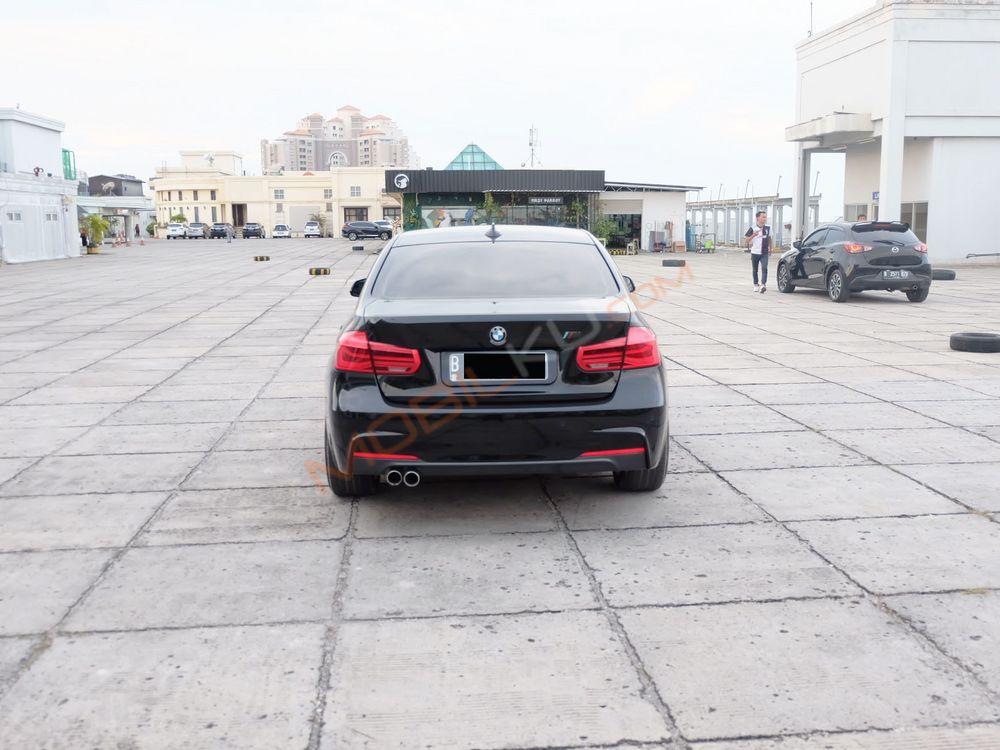 Mobil BMW 3 Series 2016