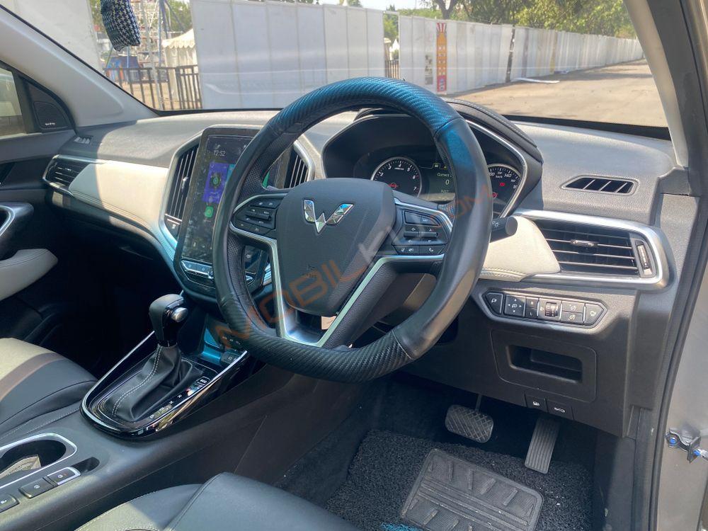 Mobil Wuling Almaz 2019