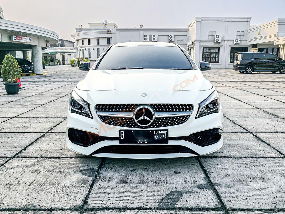 Mobil Mercedes-Benz CLA 2016