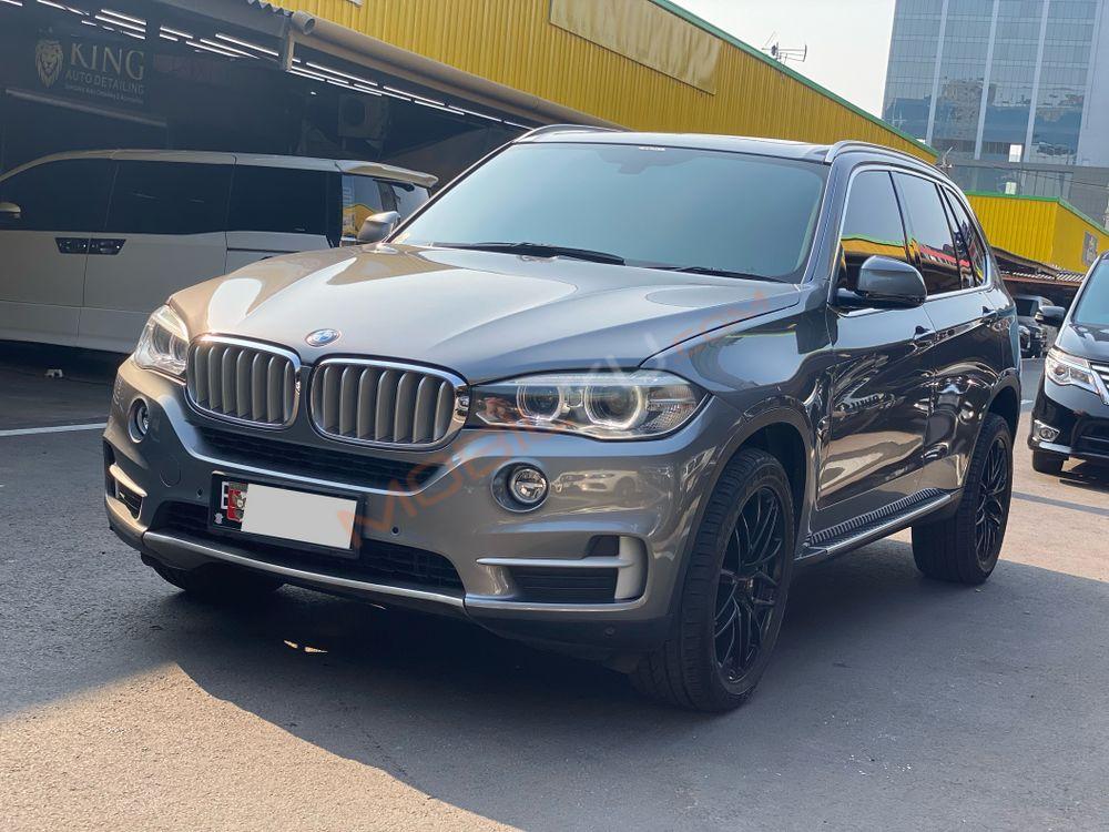 Mobil BMW X5 2016